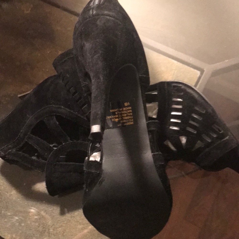 Black sexy heels by Colin Stuart size 9 - Picture 2 of 3